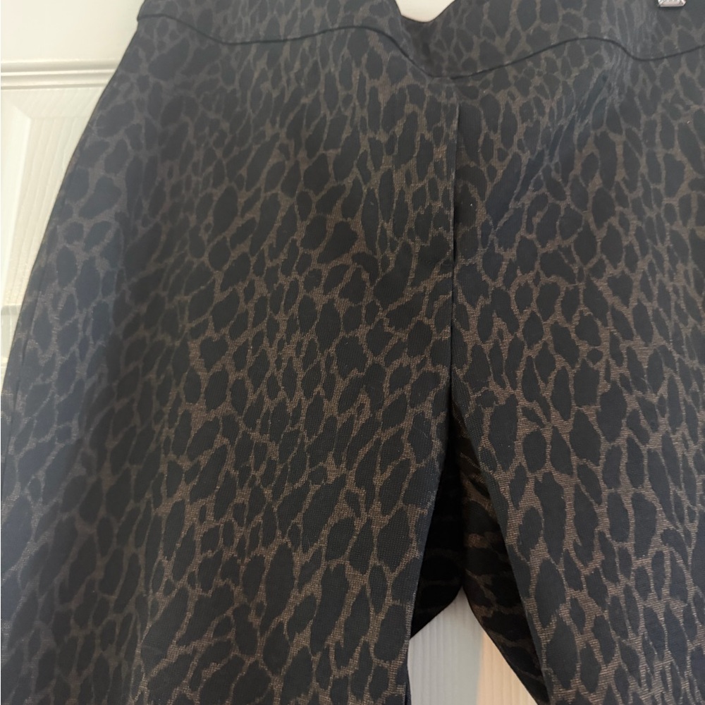 Chico's Black Subtle Leopard-Print Pull on Pants … - image 2